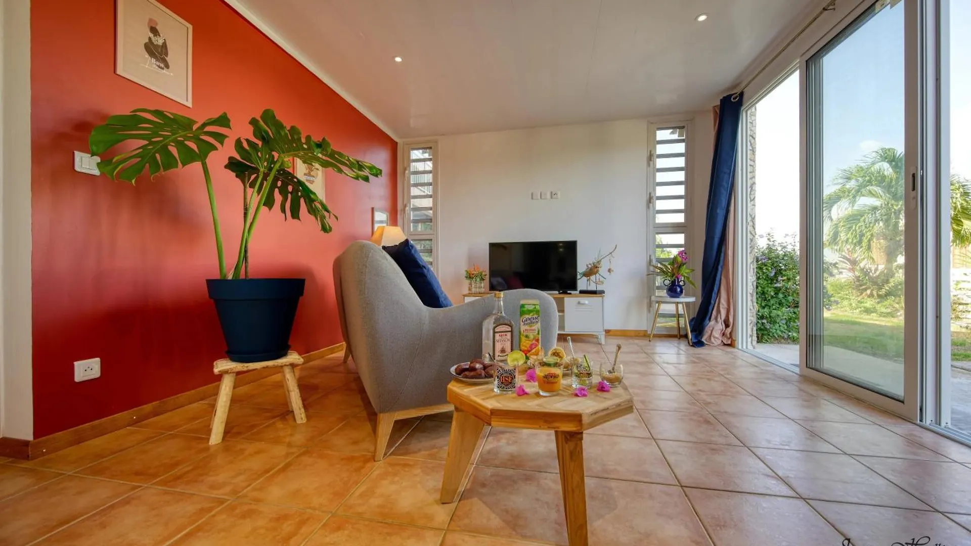 Bas De Villa Avec Piscine A Le Robert Martinique