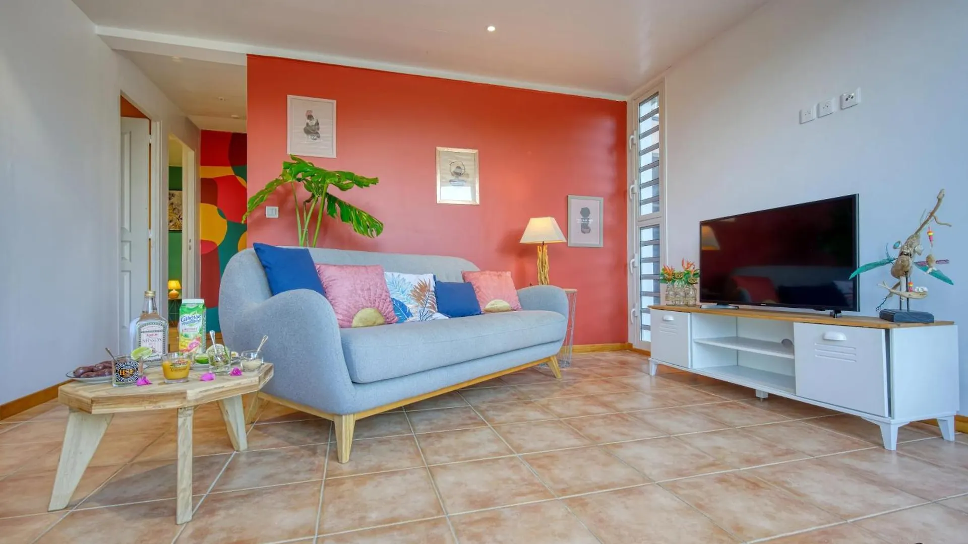 Bas De Villa Avec Piscine A Le Robert