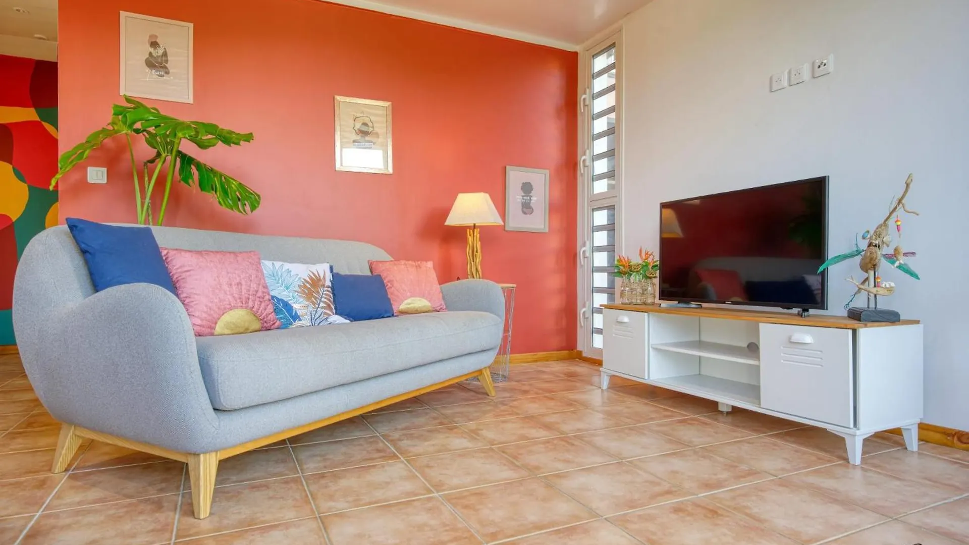 Apartment Bas De Villa Avec Piscine A Le Robert Martinique
